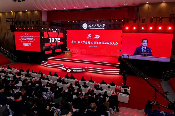 内部 p4 フルカラー LED ディスプレイ 高解像度 P4mm スクリーン 広告ソリューションのために安定して耐久性