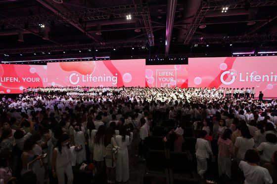 IP65 防水屋外フルカラーLEDディスプレイ 高点密度250000点/平方メートル 寿命100000時間