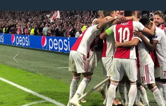 矯正 冷式ロール鋼 スポーツスタジアム 最高性能のためのLEDスコアボード