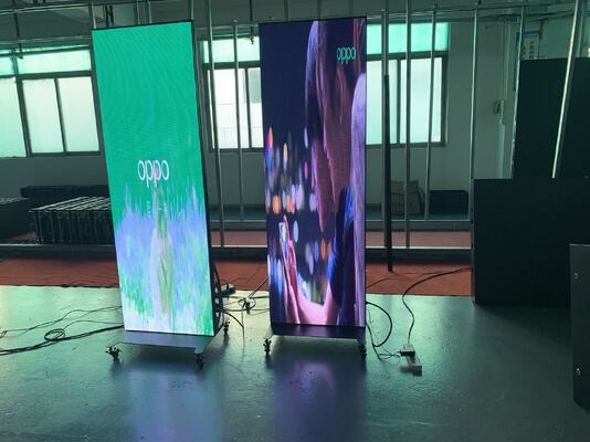 お買い得 680x2000mm 画面サイズ 広告用LEDディスプレイ 様々な環境で鮮やかな色彩と高い視認性を提供 オンライン