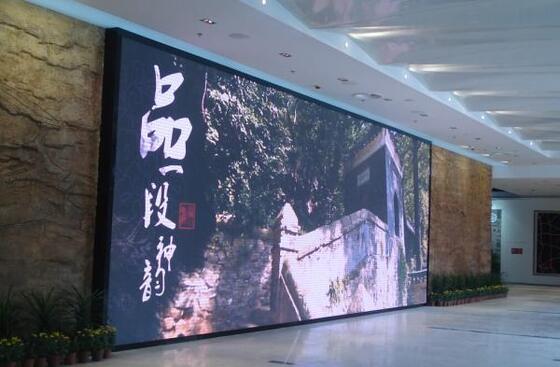 お買い得 P2.5 LEDボード 320x160mm P2.5 屋内LEDスクリーン イベント用 3840Hzリフレッシュレート 640x640mmキャビネット オンライン