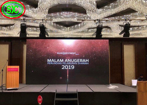 柔軟なフルカラー舞台背景 LEDスクリーン P3.91 室内広告ビデオウォール