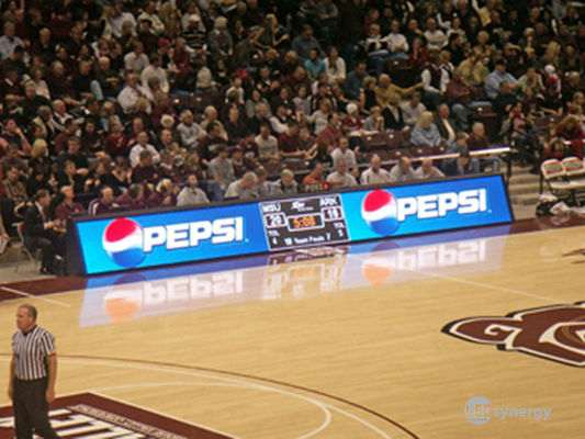 バスケットボールP10 6000nitsの競技場の周囲はスクリーン900W/sqmを導いた