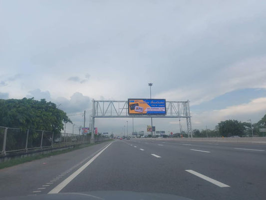 P6mm P8mm P10mm LEDの屋外の掲示板960x960mm防水RGBフル カラーの屋外P10 LEDスクリーンのLED表示